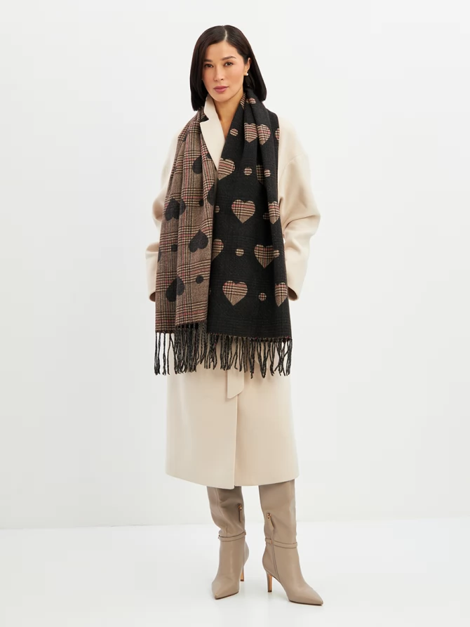 Палантин женский двусторонний с принтом в клетку и сердца