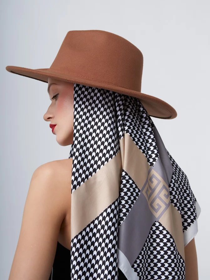 Платок с принтом "Гусиная лапка"