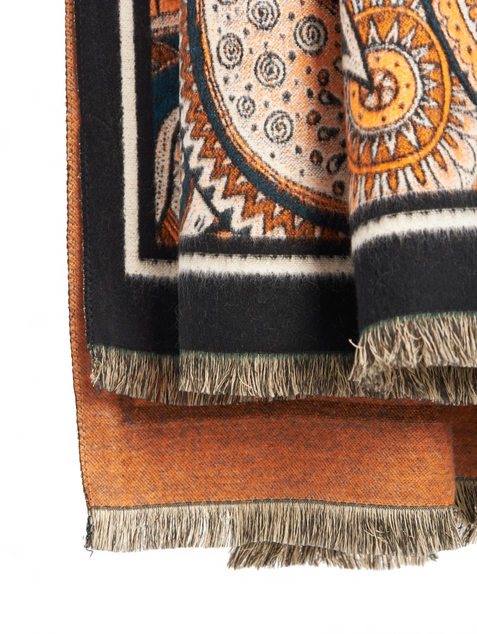 Палантин женский с этническим орнаментом