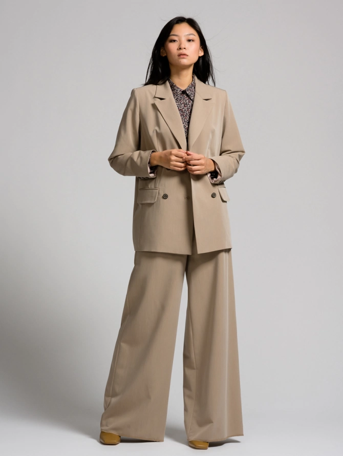 Пиджак прямого кроя двубортный