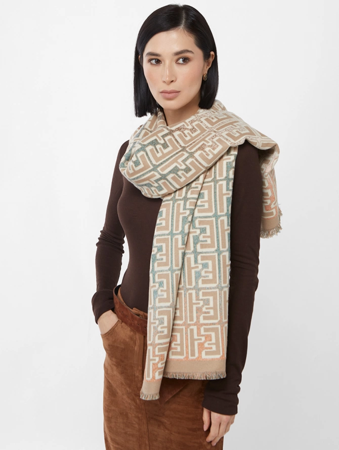 Палантин женский с геометрическим узором