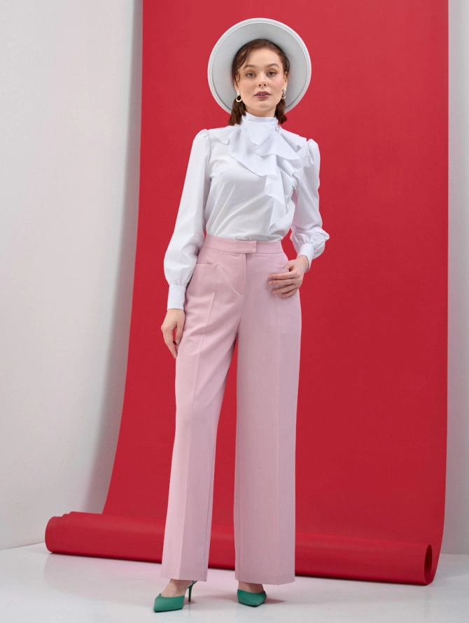 Блузка с жабо