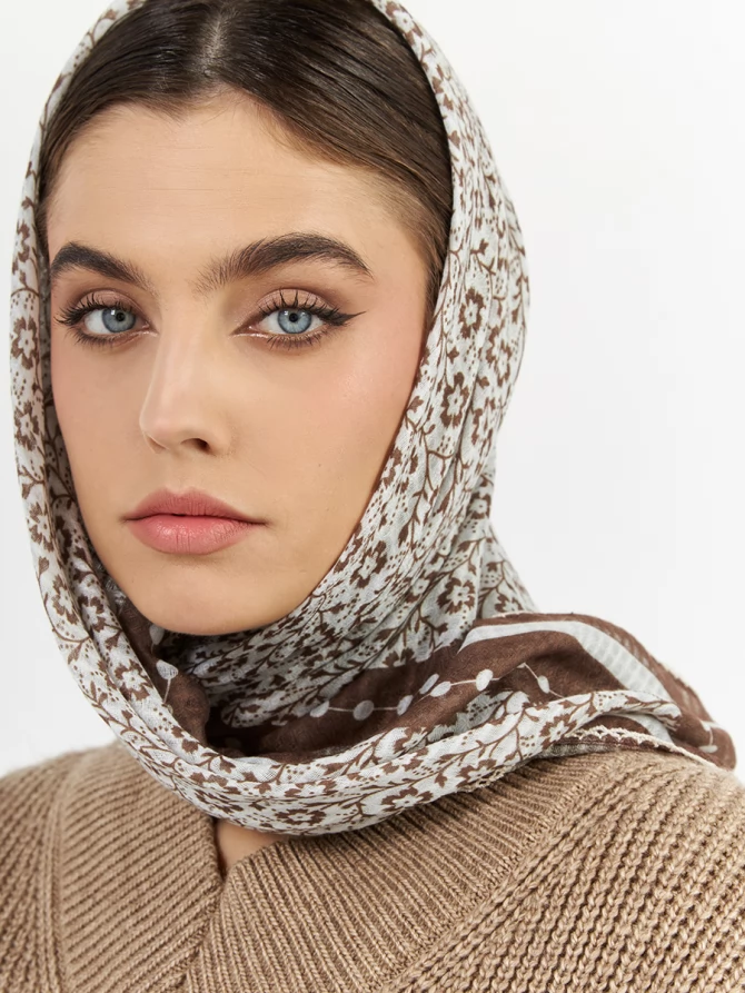 Платок двусторонний с дизайнерским принтом