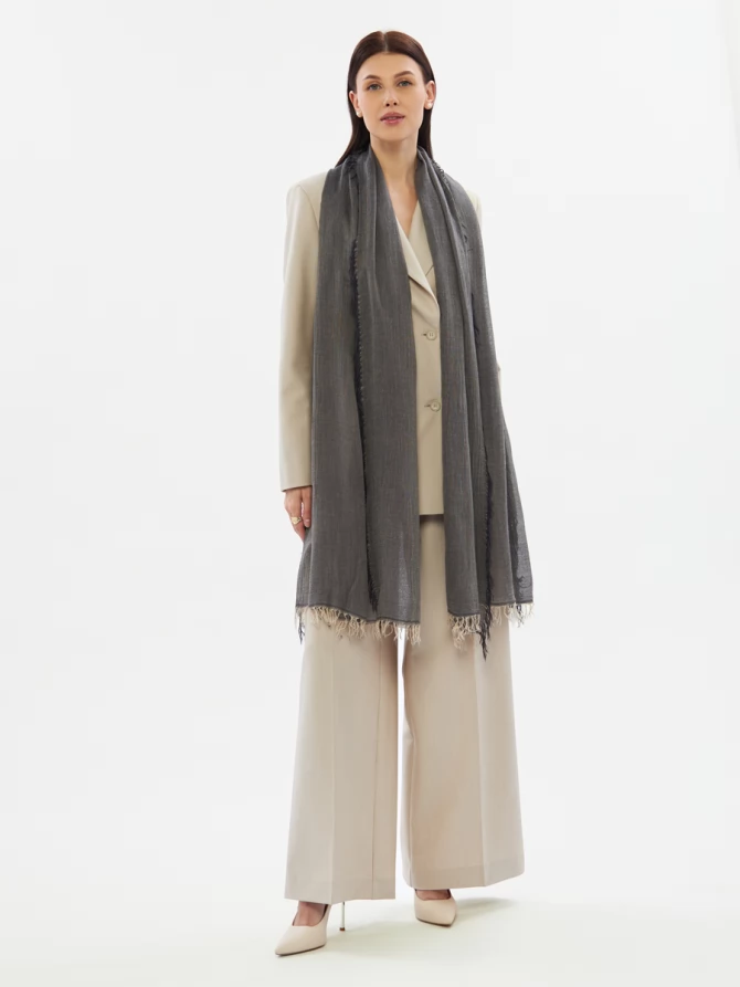 Палантин женский в графитовом оттенке DRK-16-5