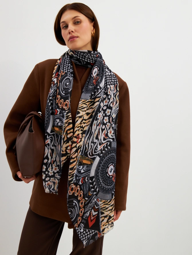 Палантин женский с авторским принтом и бахромой