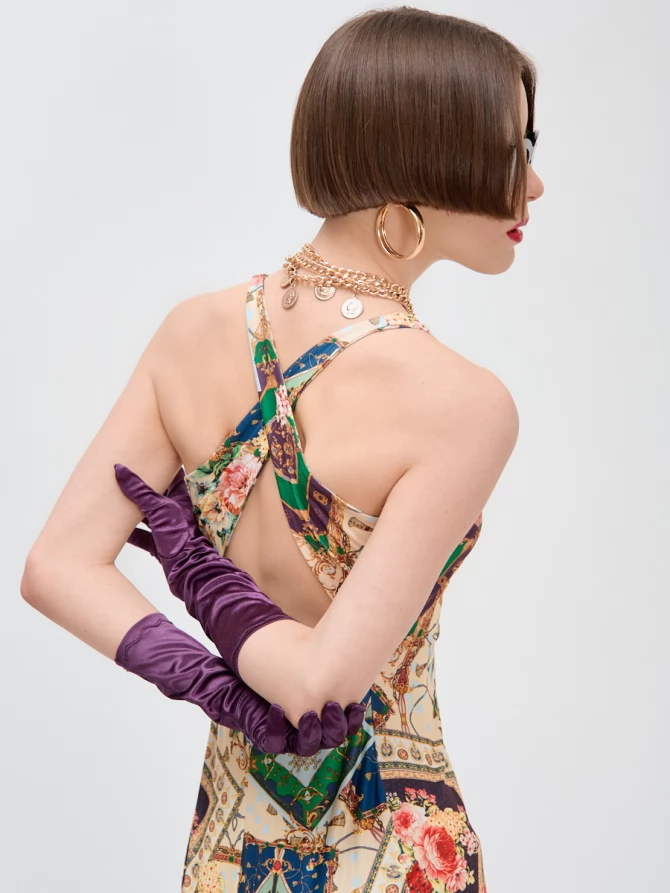 Платье с принтом масло