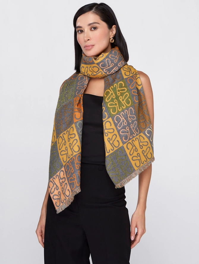 Палантин женский двусторонний с авторским принтом