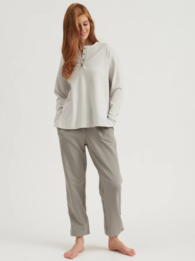 Лонгслив на пуговицах