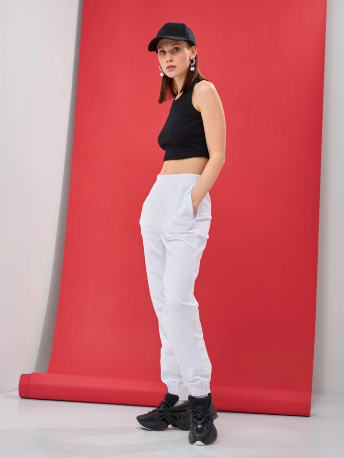 Брюки на кнопках