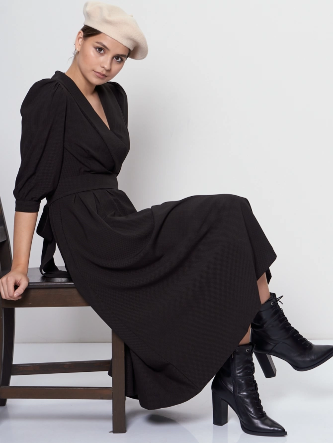 Платье из костюмной ткани на запах OD-759-2 клетка серо-коричневая