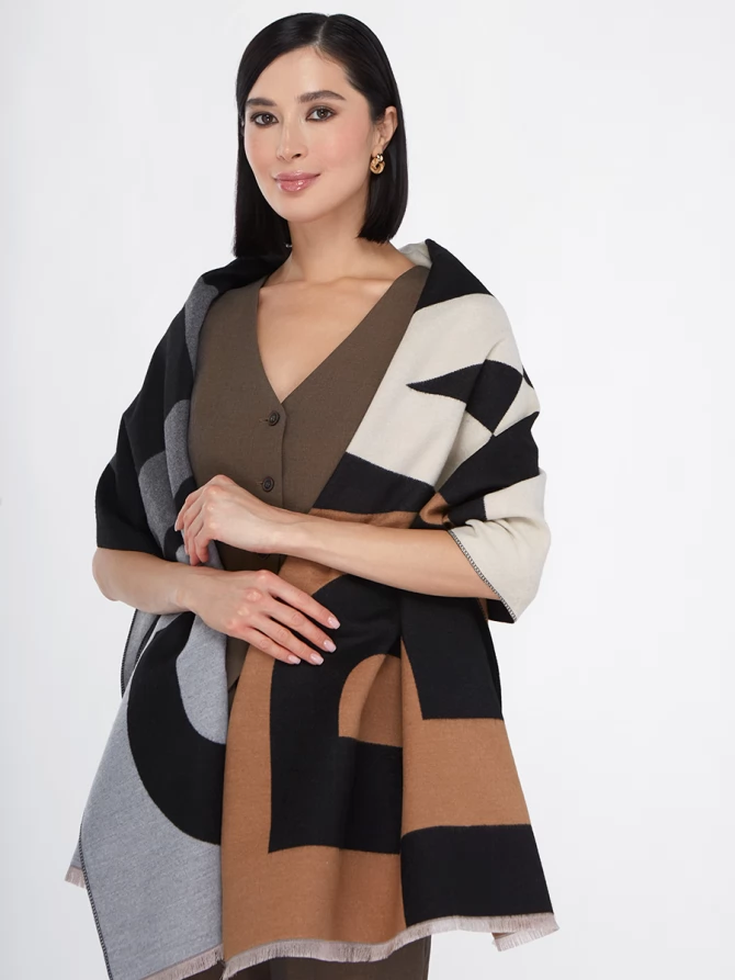 Палантин женский с геометрическим принтом