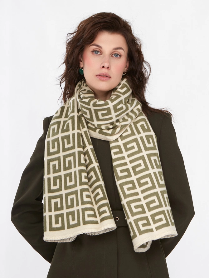 Палантин женский двусторонний с геометрическим узором