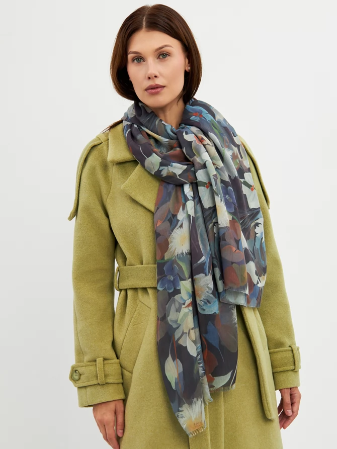 Палантин женский с нежным цветочным принтом