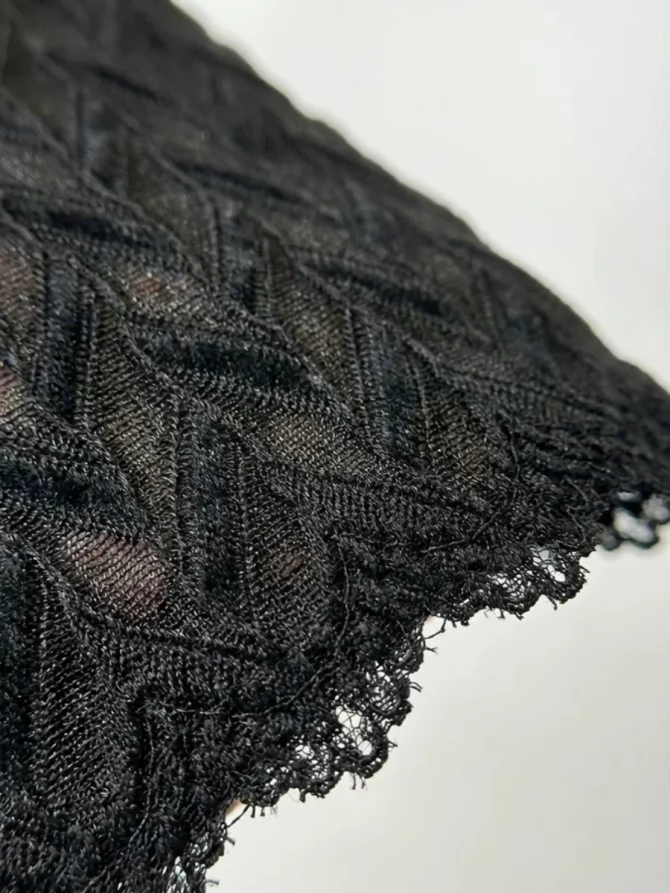 Платье из трикотажного кружева OD-904-3 черный с фестонами