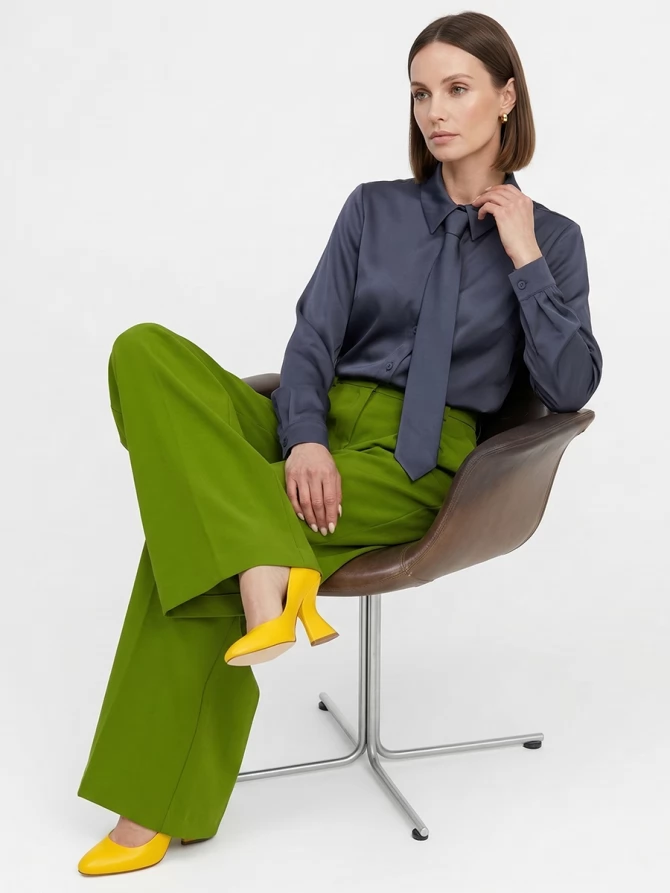 Блузка с галстуком графит