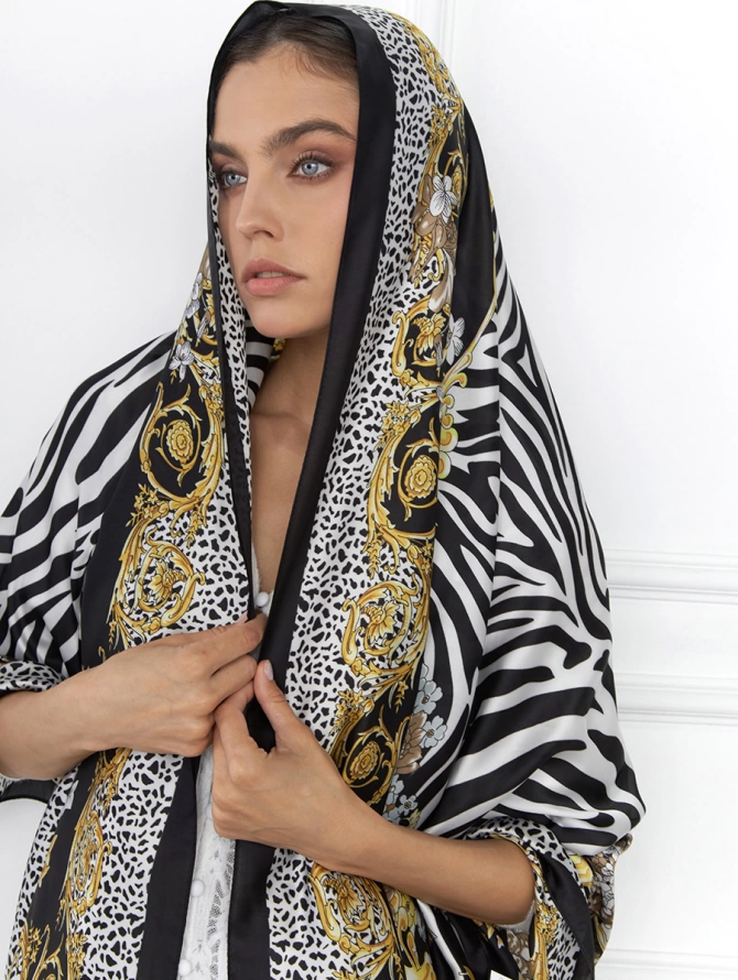 Палантин с анималистичным и барочным принтом KPR-11-25