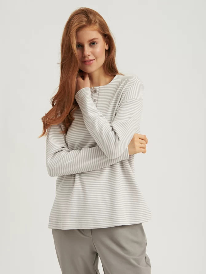 Лонгслив на пуговицах