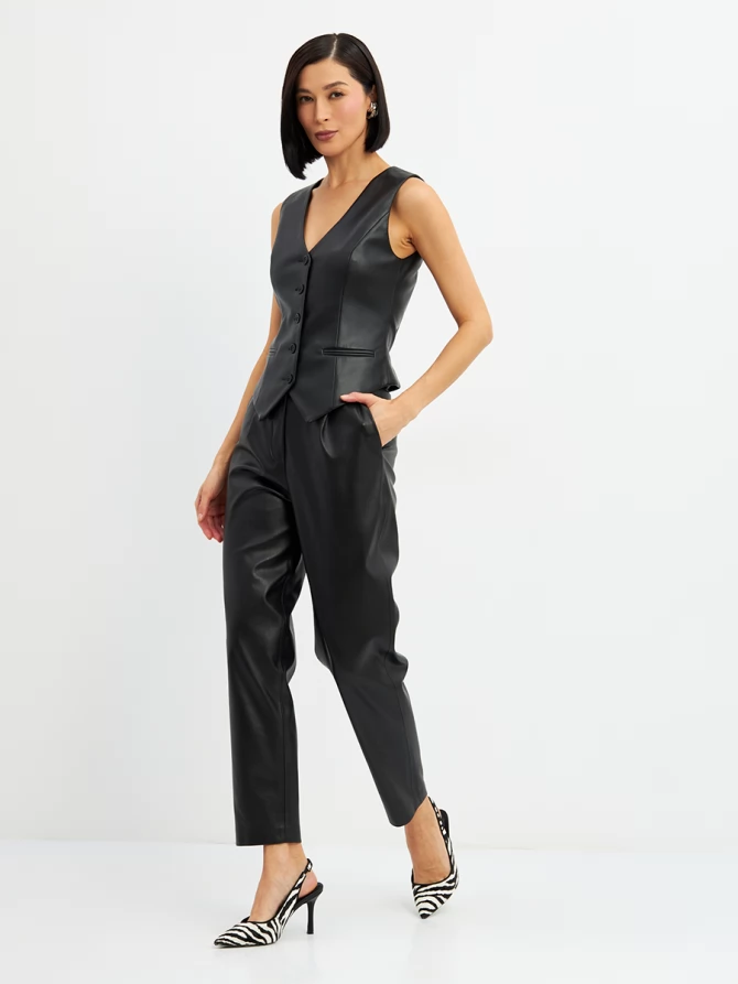 Брюки укороченные из зко-кожи  OD-882-1 черный