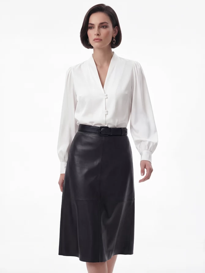 Блуза с вырезом  