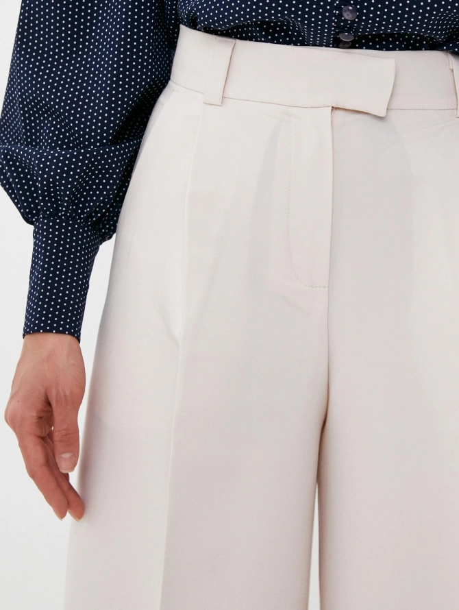 Брюки-кюлоты однотонные с заутюженными стрелками