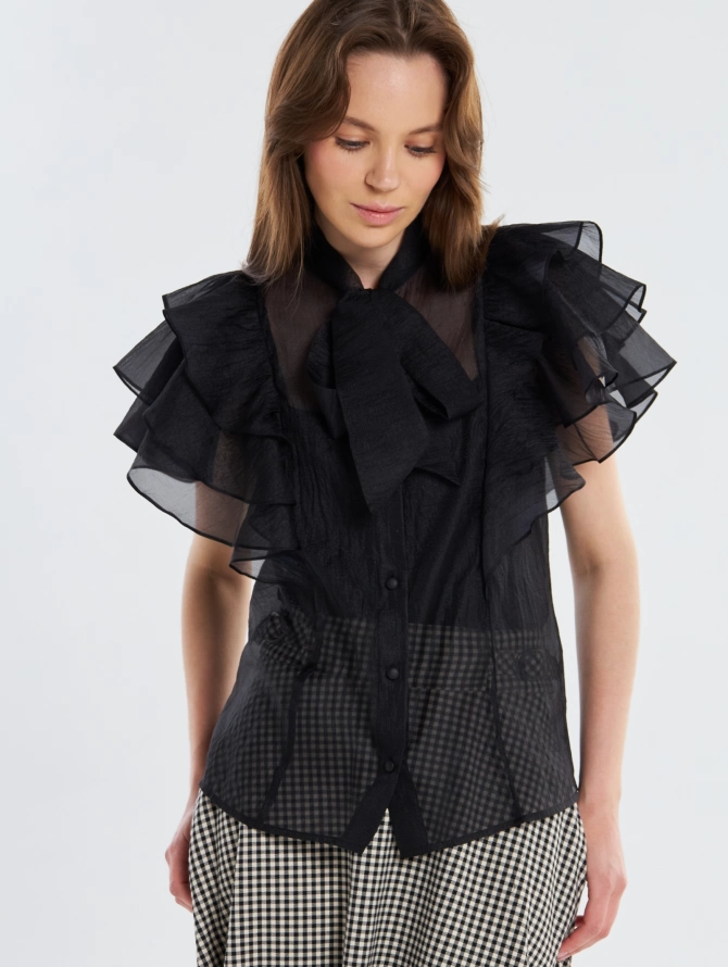 Блузка из органзы с рюшами и бантом черная