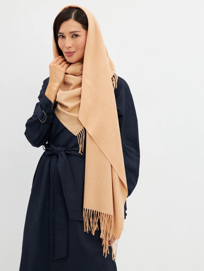 Палантин женский двусторонний однотонный бежевый