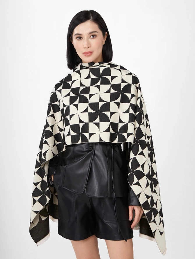 Палантин женский с графическим узором