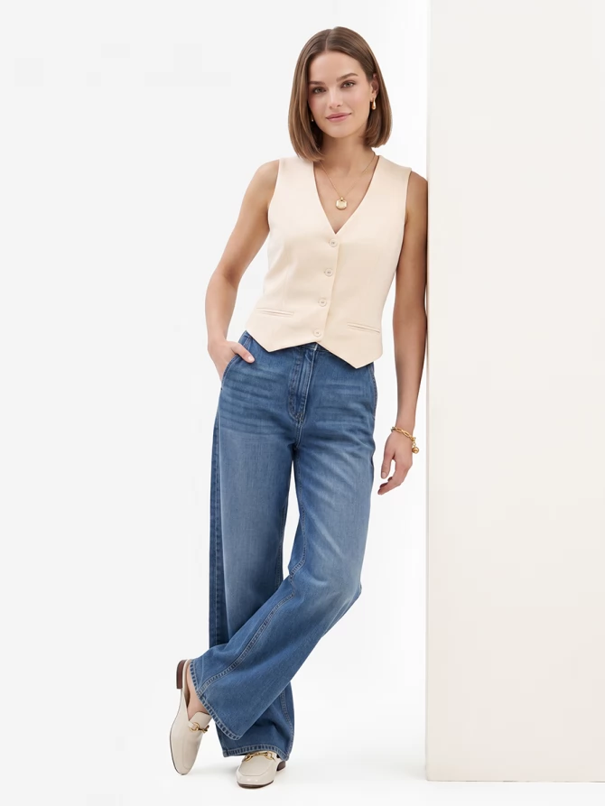 Жилет из костюмной ткани OD-920-4 молочный