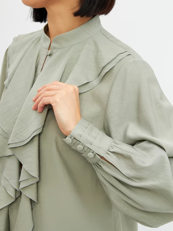 Блузкас отлетными рюшами OD-914-3 полынь