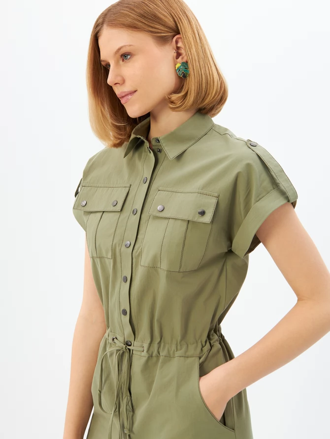 Комбинезон в стиле сафари с кнопками на рукавах