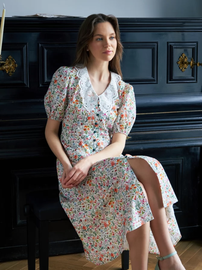 Платьеиз хлопка с кружевным воротником  OD-948-1 желтые цветы на белом