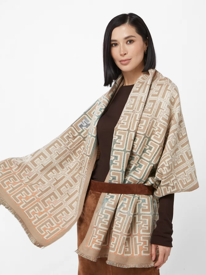 Палантин женский с геометрическим узором