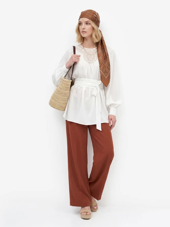 Блузка с кружевной вставкой и поясом-кушаком OD-1028-1 белый