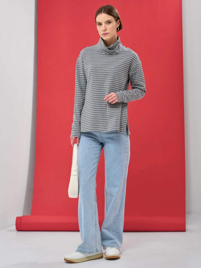 Лонгслив с принтом полоска с вырезами