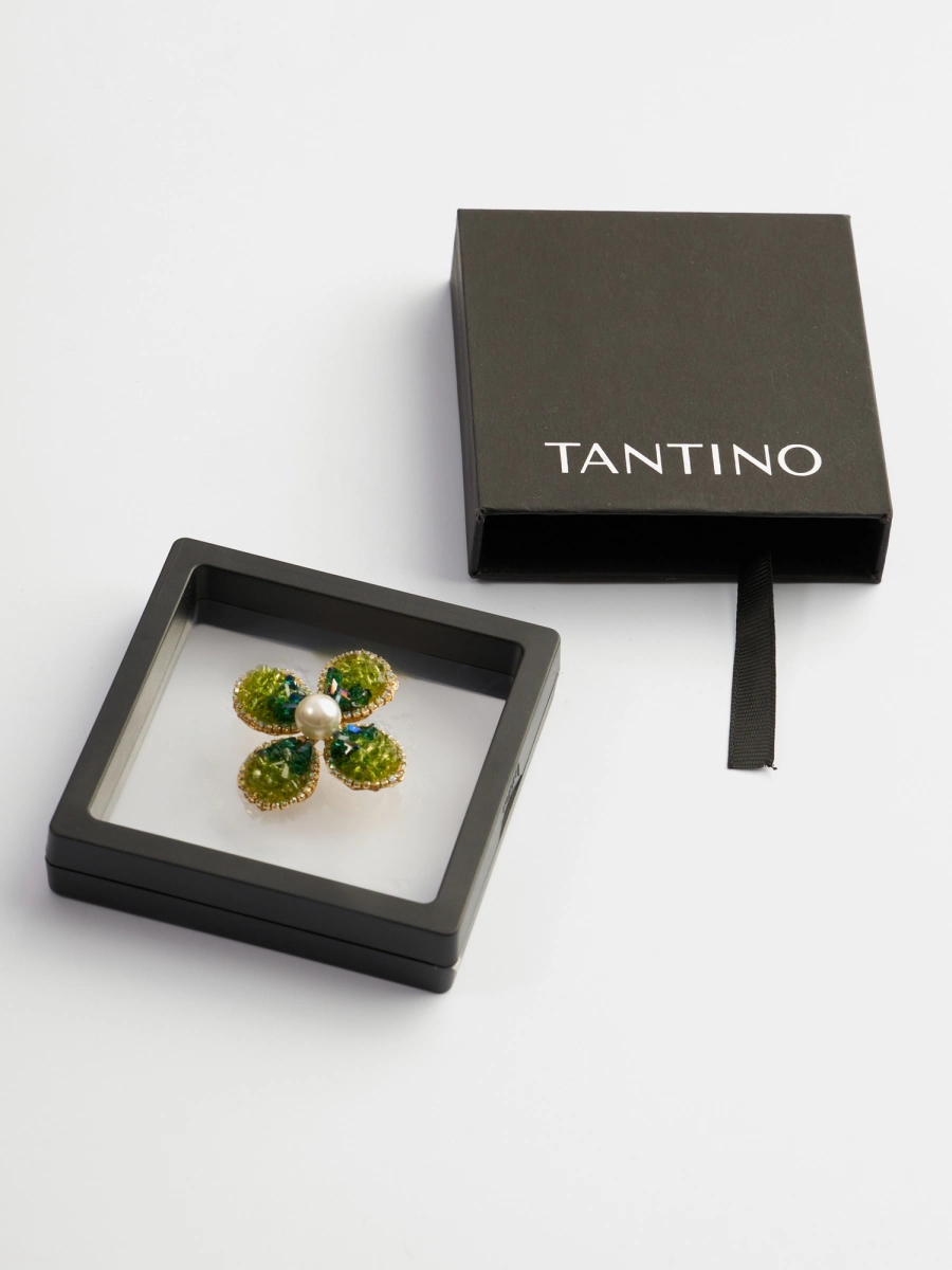 Брошь четырёхлистник зелёный с жемчужиной