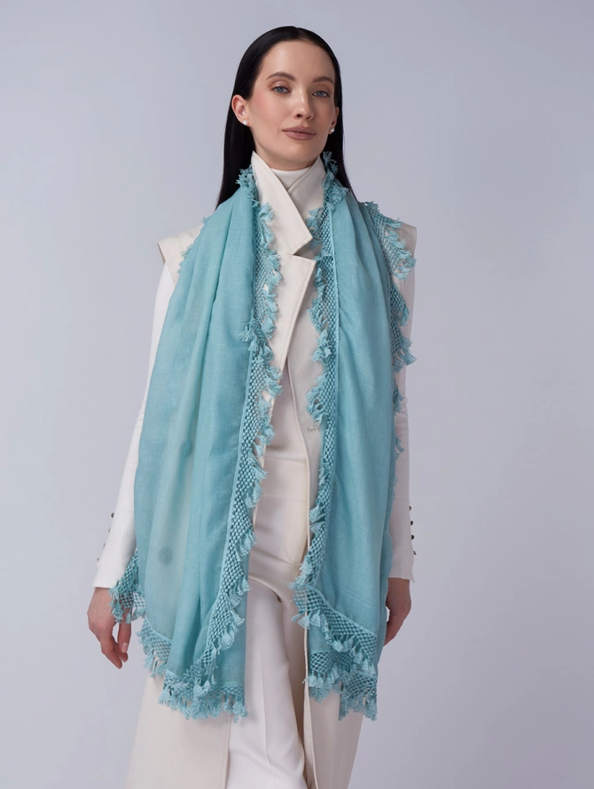 Палантин женский мятный с ажурной бахромой