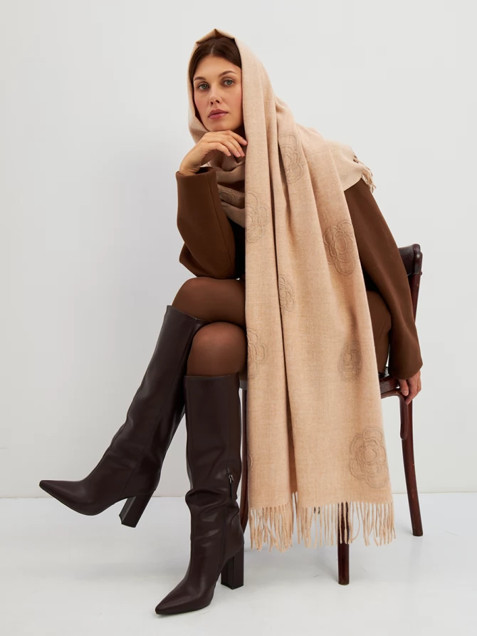 Палантин двусторонний с принтом и бахромой