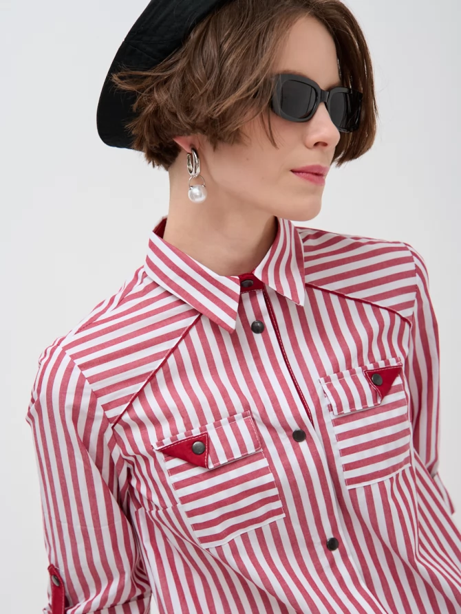 Платье-рубашка в полоску с контрастными вставками