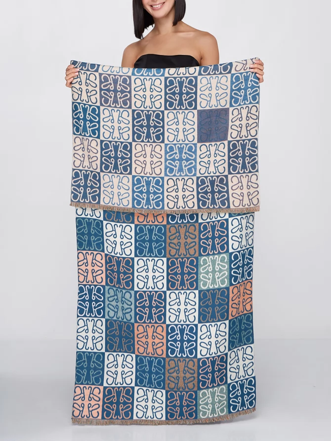 Палантин двусторонний с абстрактным узором