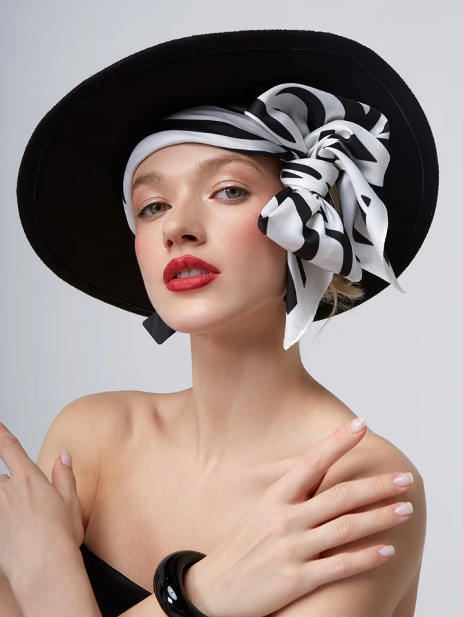 Платок KRD2-68-20 с анималистичным принтом Зебра