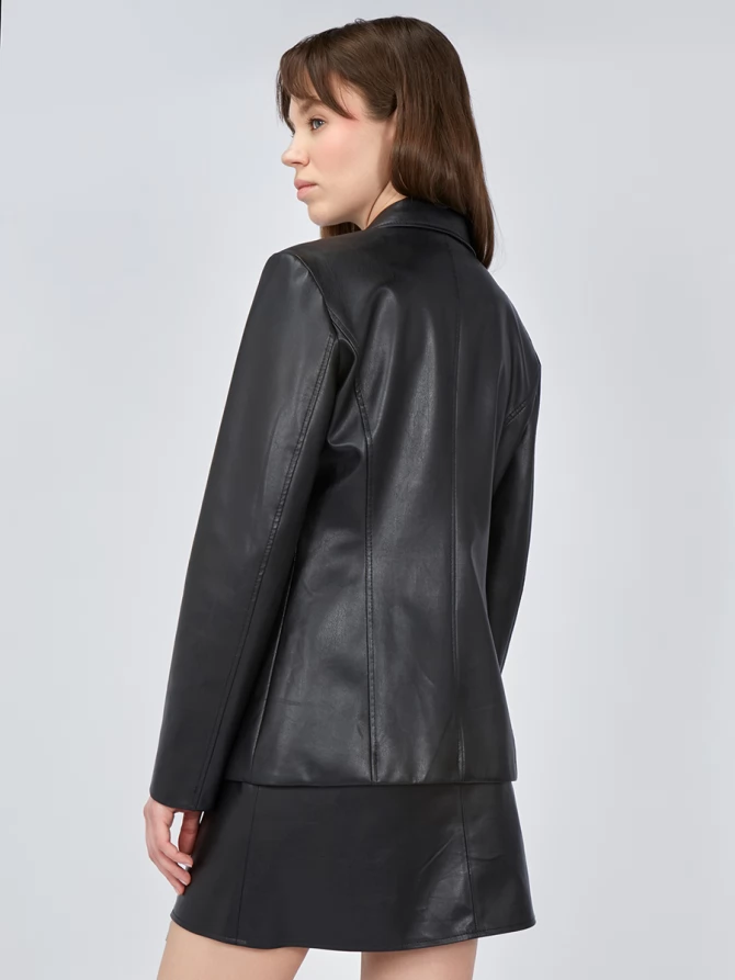 Кожаный жакет