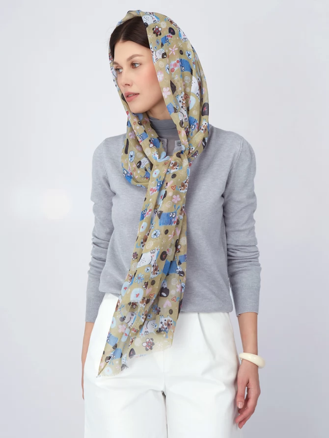 Палантин с игривым принтом животных