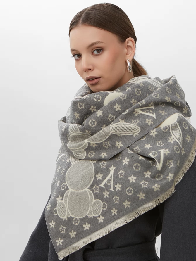 Палантин двусторонний с принтом кроликов