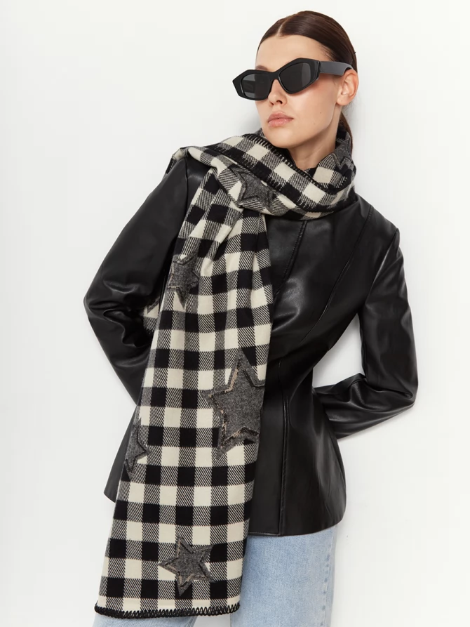 Палантин в клетку со звездами