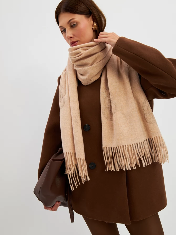 Палантин двусторонний с принтом и бахромой