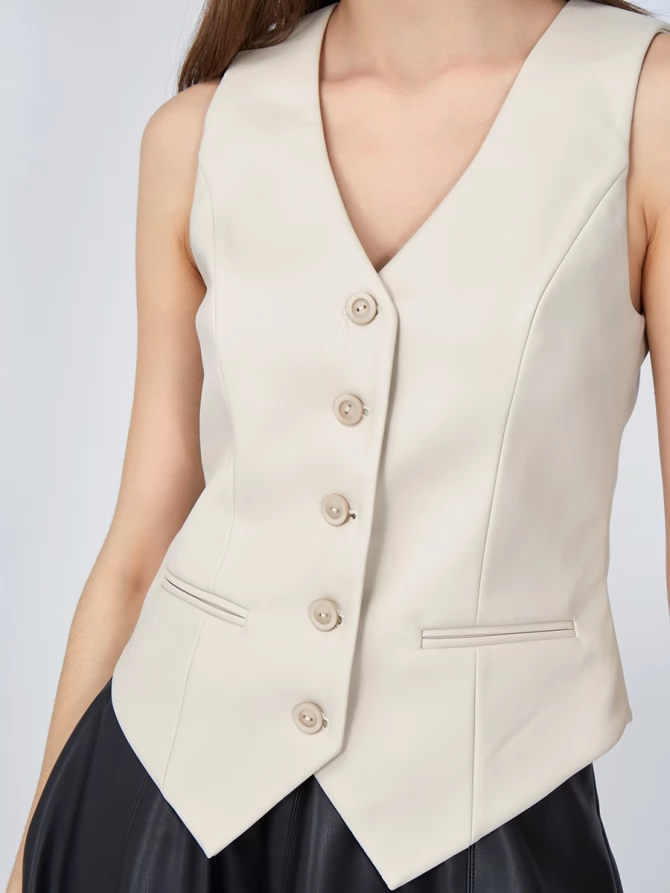 Жилет эко-кожа на подкладке  OD-931-2 бежевый