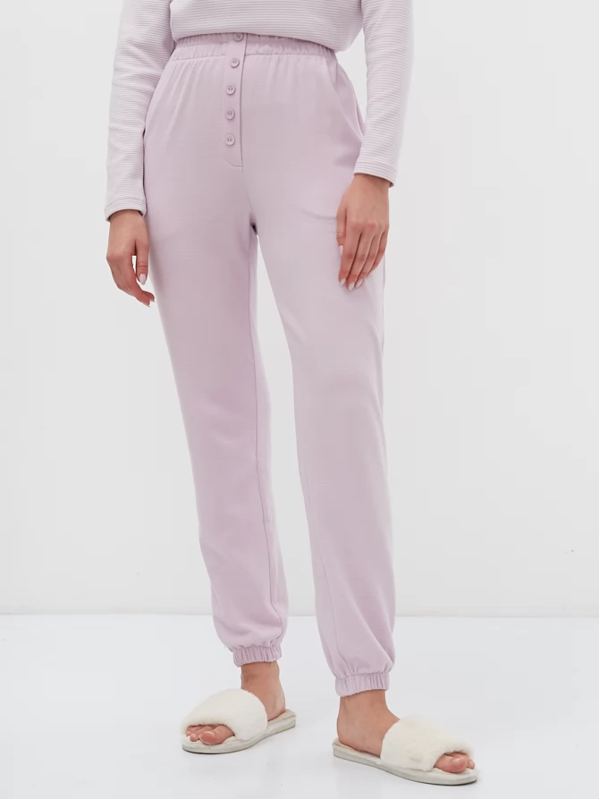 Брюки-джоггеры женские из трикотажа с декоративными пуговицами