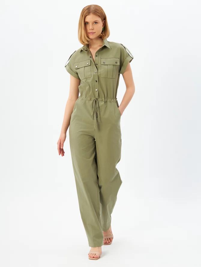 Комбинезон в стиле сафари с кнопками на рукавах