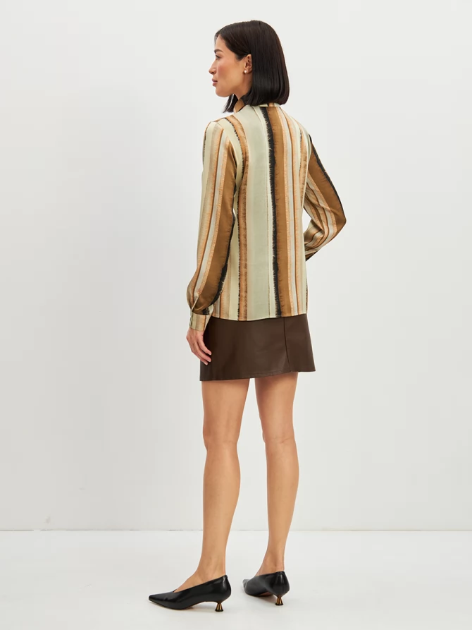 Блузка из атласной ткани OD-887-6 коричневый с серой полосой