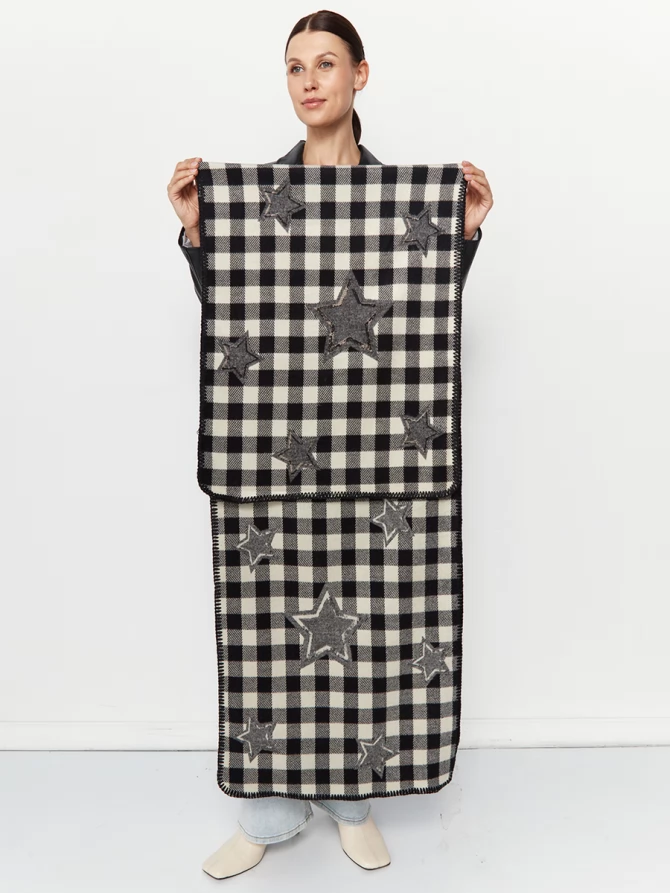 Палантин в клетку со звездами